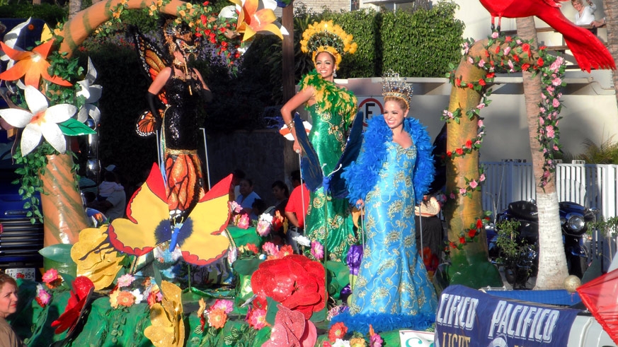 Carnaval La Paz Parade floats